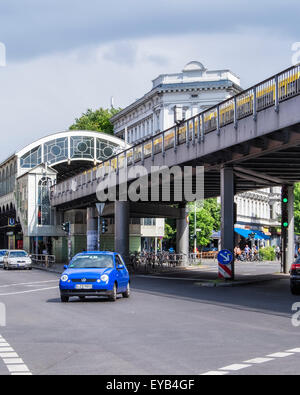 Gorlitzer Bahnhof Kreuzberg, Berlin. Gorlitzer U-Bahn Station Eisenbahnviadukt Stockfoto