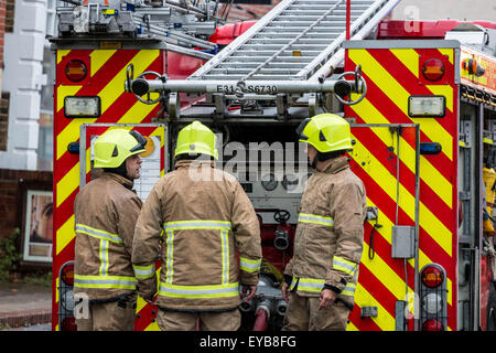 Southend on Sea, Essex, England. 26. Juli 2015. Feuer ausbricht im Kino, Feuer-Crews waren aufgerufen, die Empire Theatre in Alexandra Straße kurz vor 08:00 Vormittag nach Berichten über ein Feuer in dem heruntergekommenen Gebäude. Bildnachweis: Darren Attersley/Alamy Live News Stockfoto