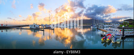 Cairns Marlin Marina bei Sonnenaufgang. Cairns, Queensland, Australien Stockfoto