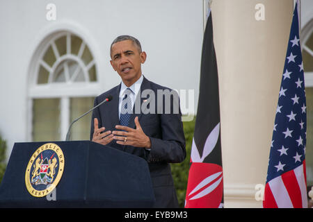 US Präsident Barack Obama hält eine Rede bei der offiziellen Eröffnung des 6. Global Entrepreneurship Summit (GES), Hauptquartier der UNEP in der kenianischen Hauptstadt Nairobi. Obama ist auf seinem dreitägigen Besuch in dem Land, seinem ersten Besuch seines Vaters Heimat seit seiner Ernennung zum Präsidenten. Er befördert Afrika als Drehscheibe für das weltwirtschaftliche Wachstum während eines viertägigen Staates Besuch in Kenia und Äthiopien Adresse Terrorismus, wirtschaftliche Erholung und die Menschenrechte. (Foto von Tom Maruko / Pacific Press) Stockfoto