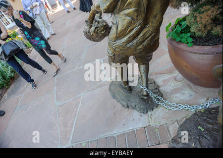 Verkettete Skulptur auf dem Canyon Road Gallery Walk. Santa Fe. New-Mexico. USA Stockfoto