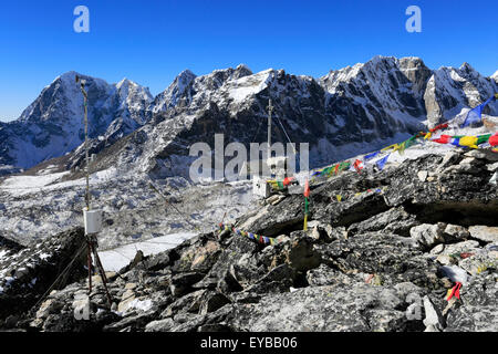 Wetterstation Gipfel des Kala Patthar Berg 5550M, Everest base Camp trek, Sagarmatha Nationalpark, UNESCO-Welterbe Stockfoto