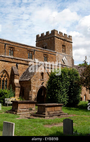 St. Einkaufsmöglichkeiten Kirche, Horley, Oxfordshire, England, Vereinigtes Königreich Stockfoto