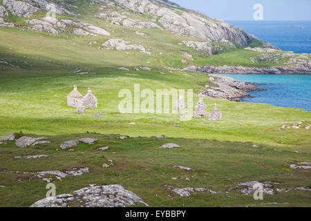 Verlassene Croft Häuser im verlassenen Dorf, Eorasdail, Insel Vatersay, Barra, äußeren Hebriden, Schottland, UK Stockfoto