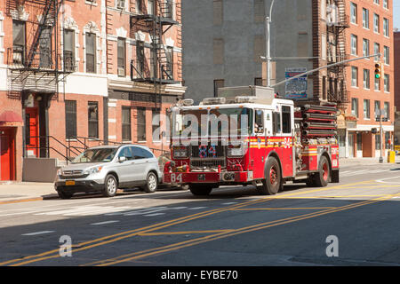 FDNY Engine 84 tätig in Hamilton Heights in New York City. Stockfoto