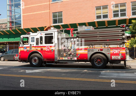 FDNY Engine 67 tätig in Washington Heights in New York City. Stockfoto