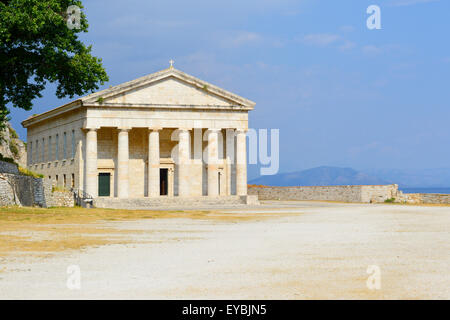 Blick auf St. Georgskirche auf der alten Festung auf der Insel Korfu, Griechenland. Stockfoto