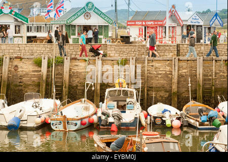 Der Hafen von West Bay in der Nähe der Stadt Bridport in Dorset, England UK. Stockfoto