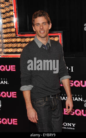 LOS ANGELES, CA - 15. November 2010: James Marsden an der Los Angeles premiere von "Burlesque" im Grauman Chinese Theatre in Hollywood. Stockfoto