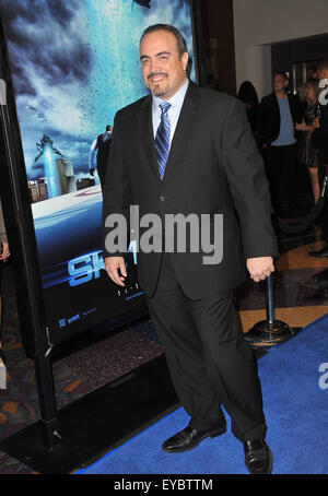 LOS ANGELES, CA - 9. November 2010: David Zayas bei der Weltpremiere seines neuen Films "Skyline" im Regal Cinema in L.A. Live. Stockfoto