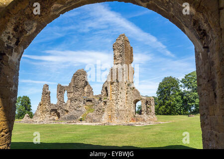 Ruinen der großen Halle und große Turm von Sherborne altes Schloss, einem mittelalterlichen Palast, Sherborne, Dorset, UK im Sommer Stockfoto