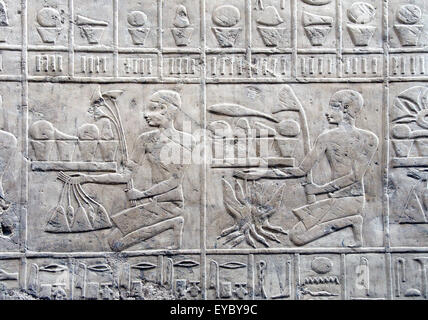 Luxor, Ägypten: Reliefs aus dem Grab des Ramose (TT55) XVIII ° dyn., aus adligen Gräbern in das Dorf von Scheich Abd el-Badebecken. Stockfoto