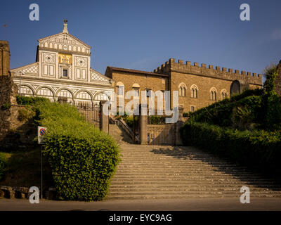 Fassade von San Miniato al Monte. Florenz, Italien. Stockfoto