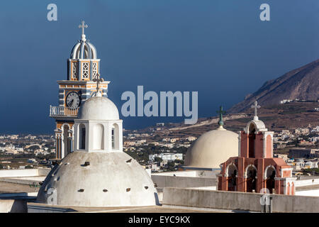Katholische Kathedrale, Fira Santorini, Griechische Inseln, Griechenland Stockfoto