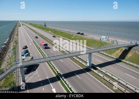 Den Oever, Niederlande, Blick vom Monument auf dem Afsluitdijk Stockfoto