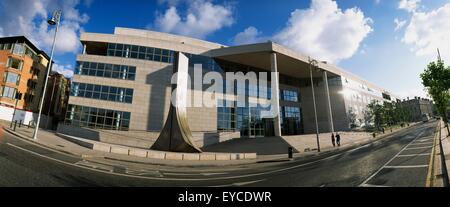 Dublin City, Co Dublin, Irland; Firmensitze auf Holz Kai Stockfoto