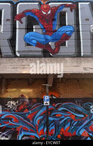 Spiderman-Graffiti an der Wand in Brighton, Sussex, UK. Stockfoto