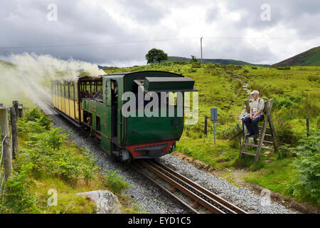 Trainieren Sie auf der Snowdon Mountain Railway in Llanberis. Stockfoto