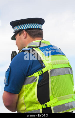 Community Support Polizisten im Dienst bei Swanage Karneval im Juli Stockfoto