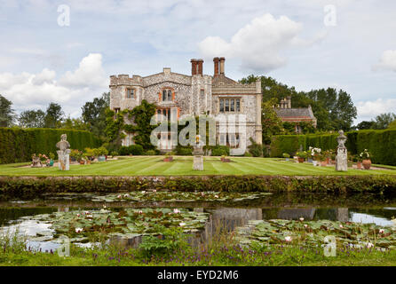 Mannington Hall und Graben in der Nähe von Aylsham in Norfolk, England, UK Stockfoto