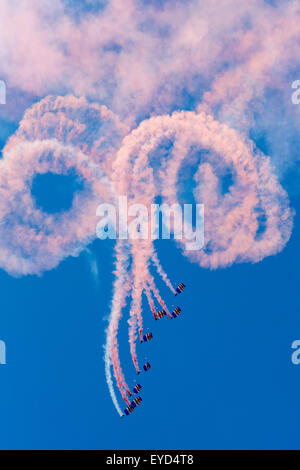 Die Royal Air Force Falcons Fallschirm Display Team in Aktion Stockfoto