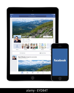 Varna, Bulgarien - 2. Februar 2015: Facebook Sozialnetz-app für Apple iPad 2 Bildschirm und Facebook neues Logo auf dem iPhone Display. Stockfoto