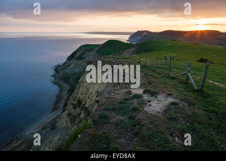 Sonnenuntergang von Thorncombe Leuchtfeuer, Eype unten, in der Nähe Bridport, Dorset Stockfoto