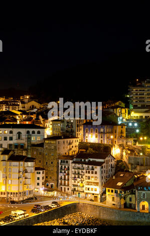 Blick auf die Mutriku Hafen bei Nacht, Mutriku, Baskisches Land, Spanien Stockfoto