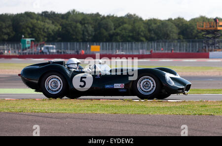 John Pearson fahren eine Lister Jaguar knubbeligen in der Stirling Moss Trophy für Pre' 61 Sportwagen bei der Silverstone Classic Stockfoto