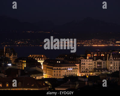 Lausanne Stadtzentrum am Abend, Blick auf den Place De La Riponne Stockfoto