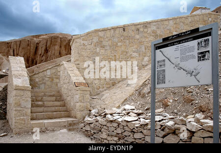 Luxor, Ägypten, Tal der Könige: Anzeige Tafel am Eingang des Grabes von Seti ich (KV17) Stockfoto