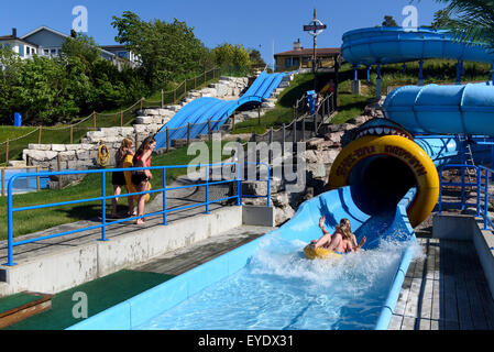 Wasserrutsche im Freizeitpark Kneippbyn, Insel Gotland, Schweden Stockfoto