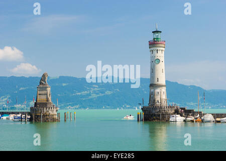 Leuchtturm am Hafen von Port von Lindau, Bodensee, Bayern, Deutschland Stockfoto