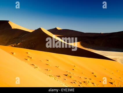 Dramatische Dünen Sossusvlei, Namib-Naukluft Wüste, Namibia Stockfoto