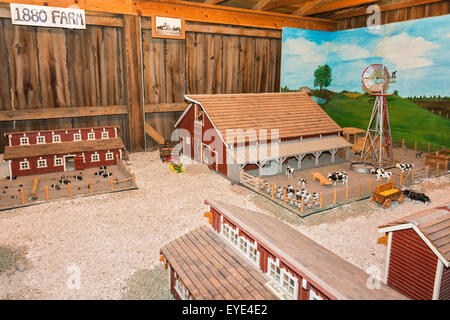 Amana Kolonien in Iowa South Amana, The Barn Museum Moores (1911-1983) Mini Americana, Replica Modell ländliche Gebäude Stockfoto