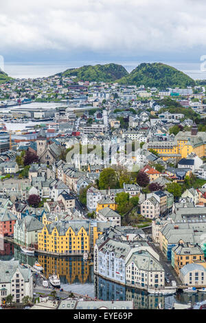 Schuss von Alesund Norwegen Stadtbild hoch Stockfoto