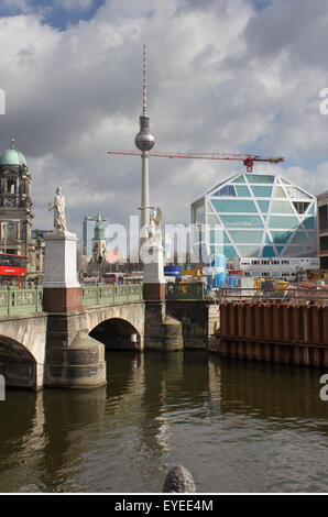 Berliner Skyline - Baustelle des Stadtschlosses / Schloss Stockfoto