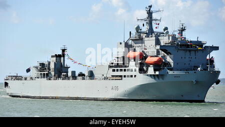 AJAXNETPHOTO. 6. JUNI 2015. PORTSMOUTH, ENGLAND. -RFA SCHIFF KOMMT - RFA ARGUS PRIMÄRE OPFER EMPFANGEN SCHIFF (PCRS). FOTO: TONY HOLLAND/AJAX REF: D150606 38388 Stockfoto