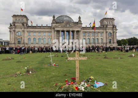 Graves vor dem deutschen Parlament (Reichstag), Berlin Deutschland Stockfoto