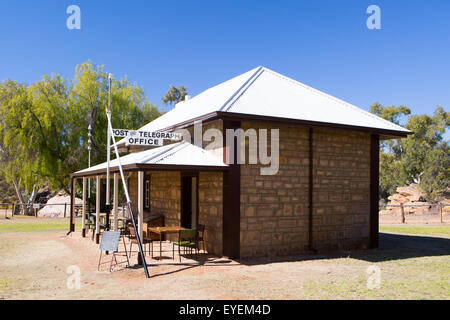 Alice Springs Telegraph Station Historical Reserve an einem klaren sonnigen Tag im Northern Territory, Australien Stockfoto