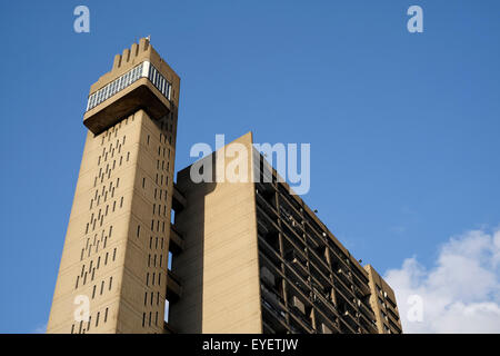 Eine Nahansicht des Trellick Tower, London Stockfoto