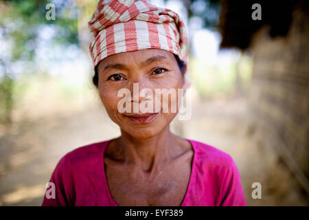 Porträt des Chakma Frau; Khagrachari, Division Chittagong, Bangladesch Stockfoto