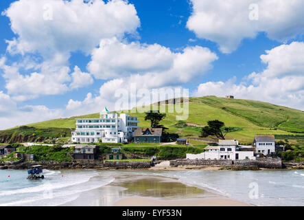 Burgh Island Hotel und Sardinen Inn mit dem Meer-Traktor im Vordergrund, Burgh Island, Bigbury-sur-mer, Devon, England, UK Stockfoto