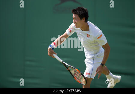 27.06.2015. die Wimbledon Tennis Championships 2015 statt in The All England Lawn Tennis and Croquet Club, London, England, UK. Kei NISHIKORI (JPN) [5] Praktiken auf Platz 5. Stockfoto