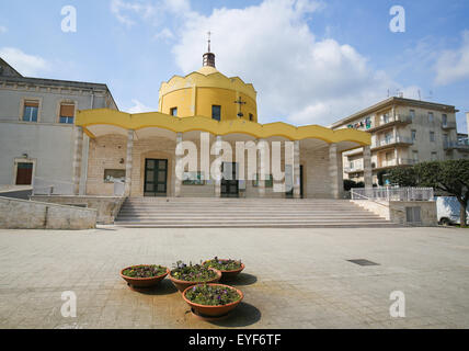 MARTINA FRANCA, Italien - 15. März 2015: Moderne Kirche in Martina Franca, Taranto Provinz Süd-Italien. Stockfoto