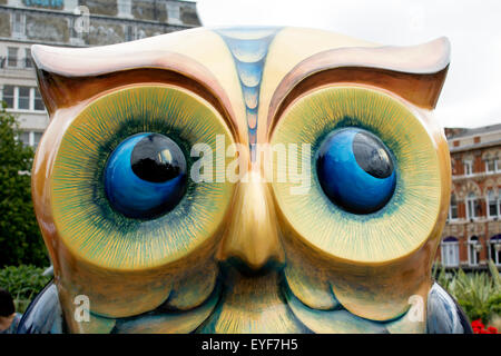 Eine verzierte Eule, Teil des großen Hoot Kunstprojekts, Birmingham, UK Stockfoto