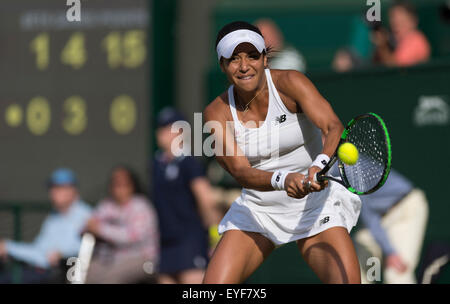 03.07.2015. die Wimbledon Tennis Championships 2015 statt in The All England Lawn Tennis and Croquet Club, London, England, UK. Serena WILLIAMS (SRB) [1] V Heather Watson GBR) auf dem Centre Court. Stockfoto