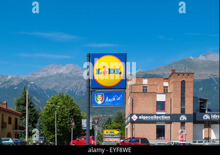 Lidl Discount Supermarkt Zeichen in der Stadt Susa, Piemont, Italien Stockfoto