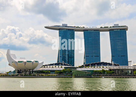 Marina Bay Sands, eröffnet im Jahr 2010 ist ein 2.561 Zimmer Hotel Marina Bay in Singapur. Entwickelt von Las Vegas Sands, ist es bille Stockfoto