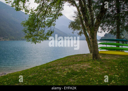 Ledro-See in Italien ist den blauen See genannt. Stockfoto